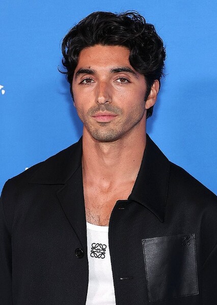 Taylor Zakhar Perez photo