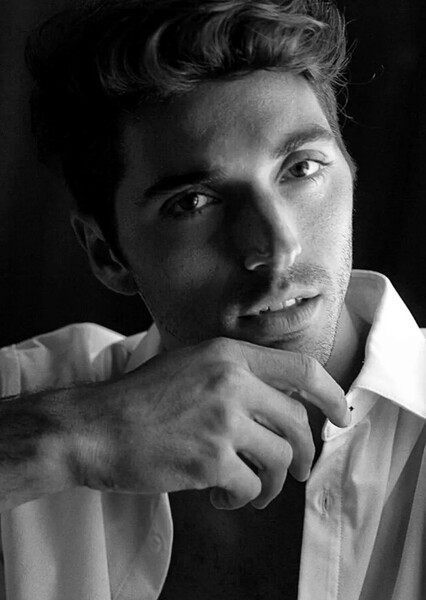 Taylor Zakhar Perez photo