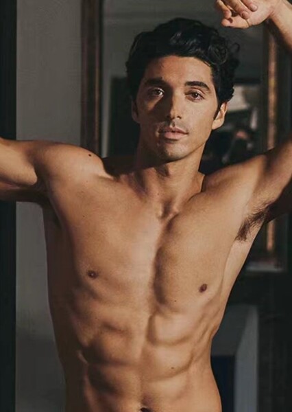 Taylor Zakhar Perez photo