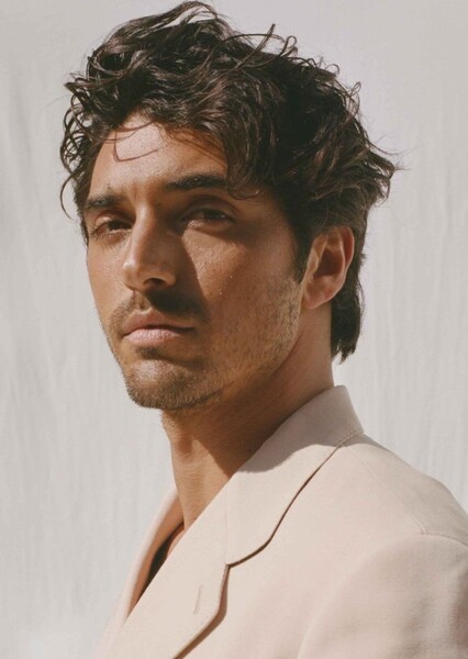 Taylor Zakhar Perez photo