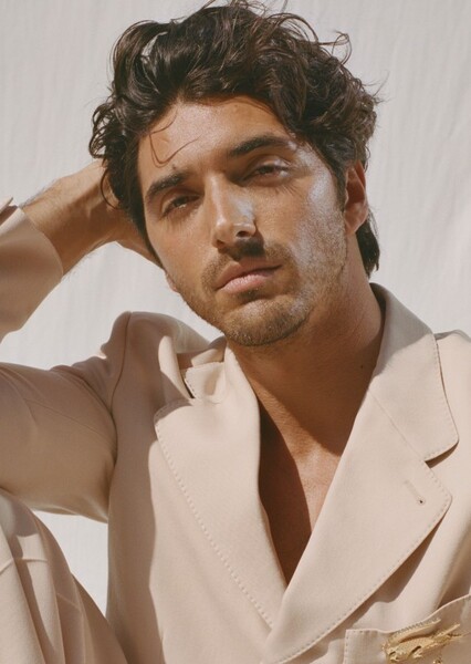 Taylor Zakhar Perez photo