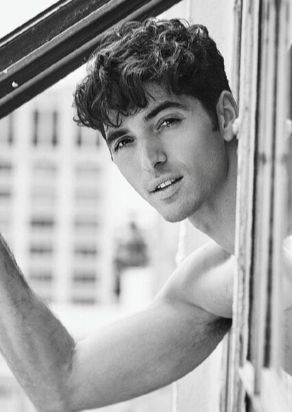 Taylor Zakhar Perez