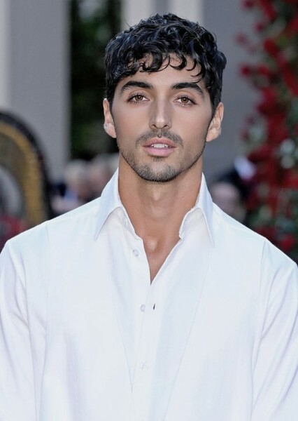 Taylor Zakhar Perez photo
