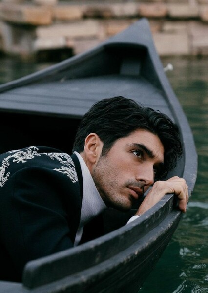 Taylor Zakhar Perez photo