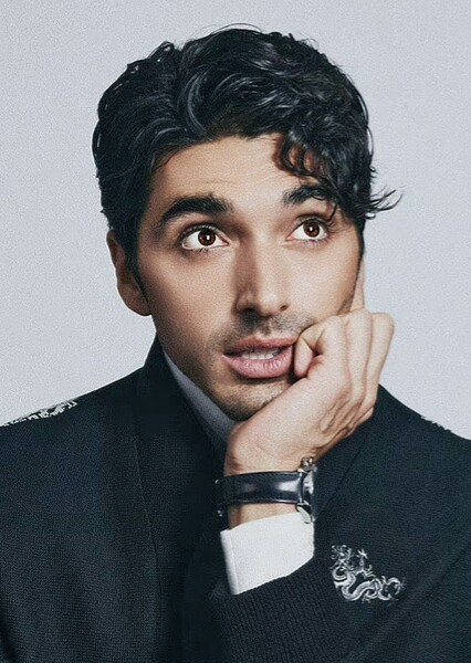 Taylor Zakhar Perez photo