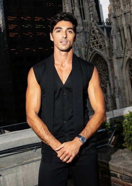 Taylor Zakhar Perez photo