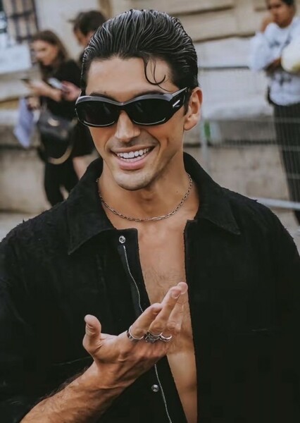 Taylor Zakhar Perez photo