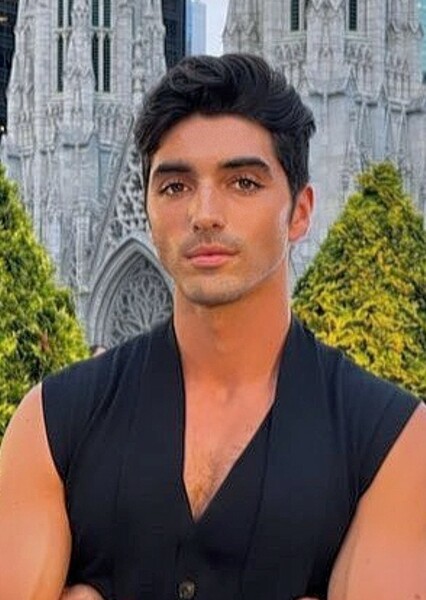 Taylor Zakhar Perez photo