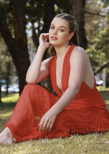 Teagan Croft photo