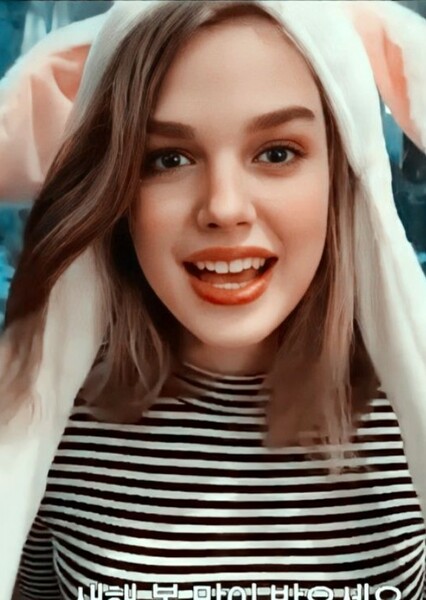 Teagan Croft photo