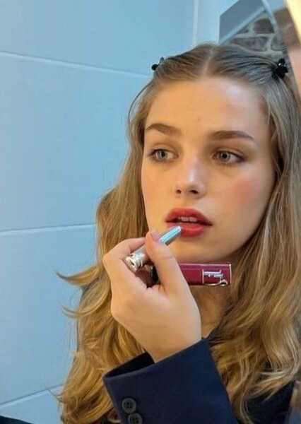 Teagan Croft photo