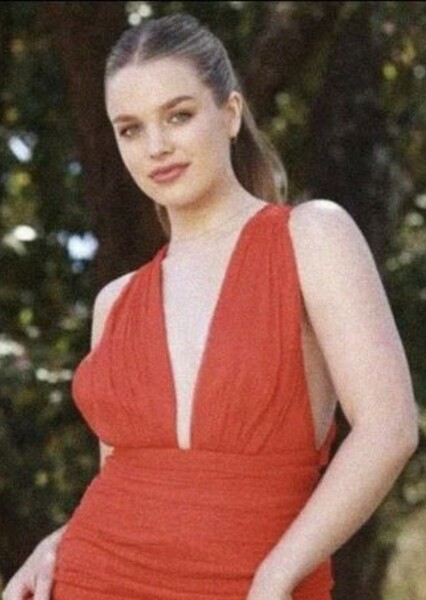 Teagan Croft photo