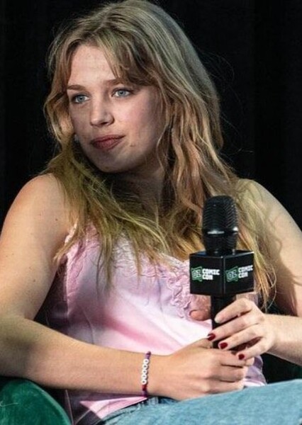 Teagan Croft photo