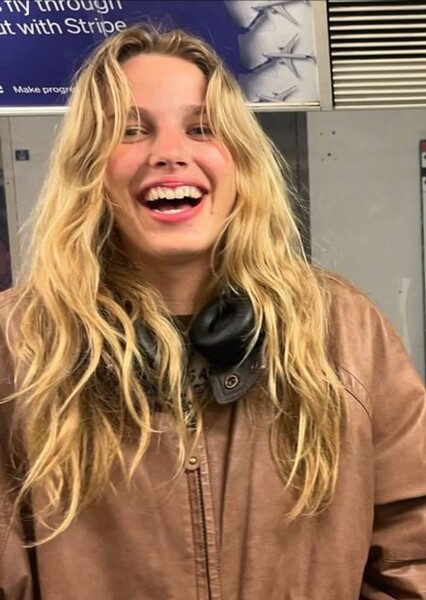 Teagan Croft photo
