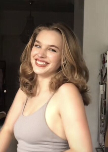 Teagan Croft photo