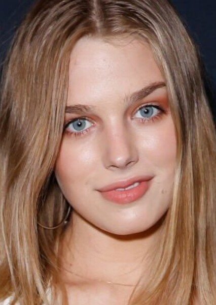 Teagan Croft photo