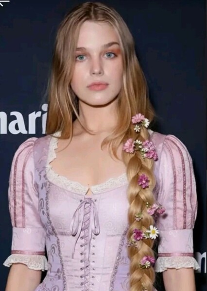 Teagan Croft photo