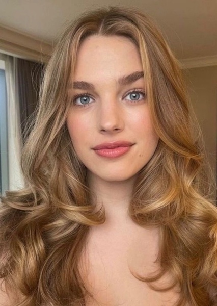 Teagan Croft photo