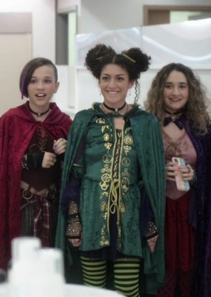 Teen Sanderson Sisters
