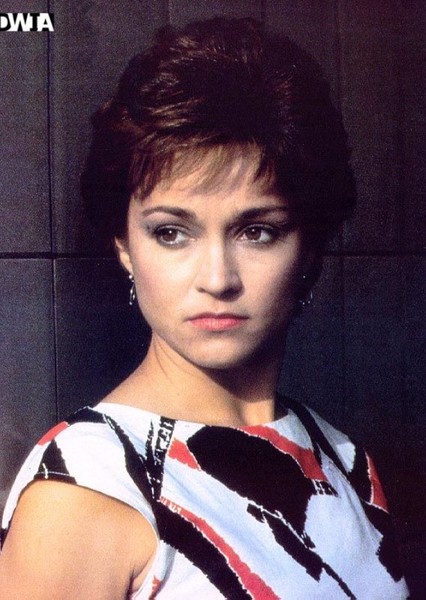 Tegan Jovanka photo