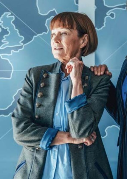 Tegan Jovanka photo