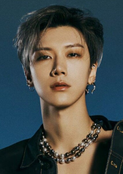 Ten (Chittaphon Leechaiyapornkul)