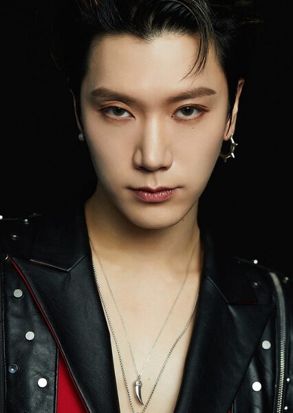 Ten (Chittaphon Leechaiyapornkul) photo