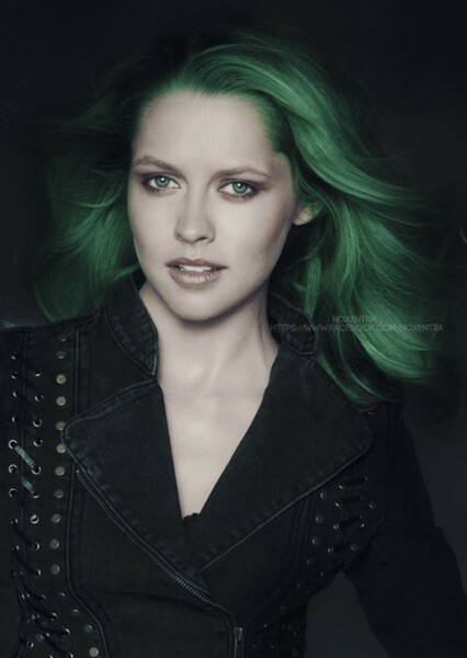 Teresa Palmer photo