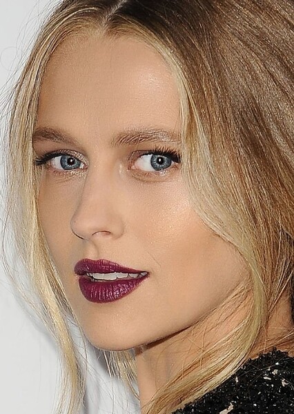 Teresa Palmer photo