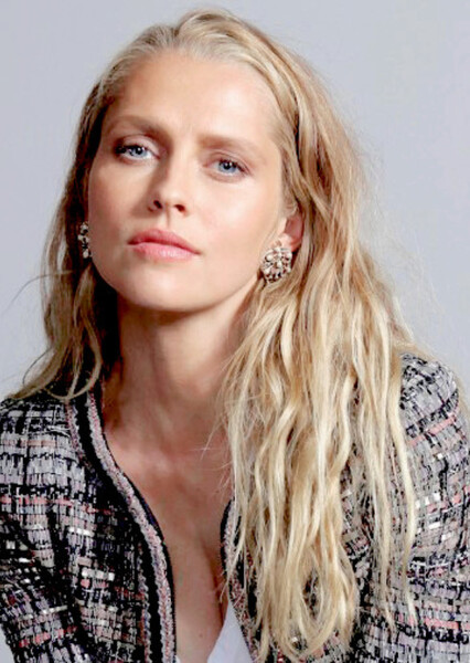 Teresa Palmer photo