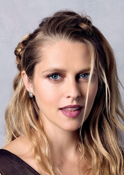 Teresa Palmer photo