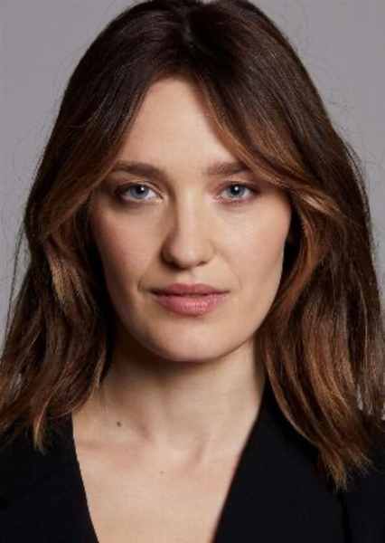 Tess Haubrich photo