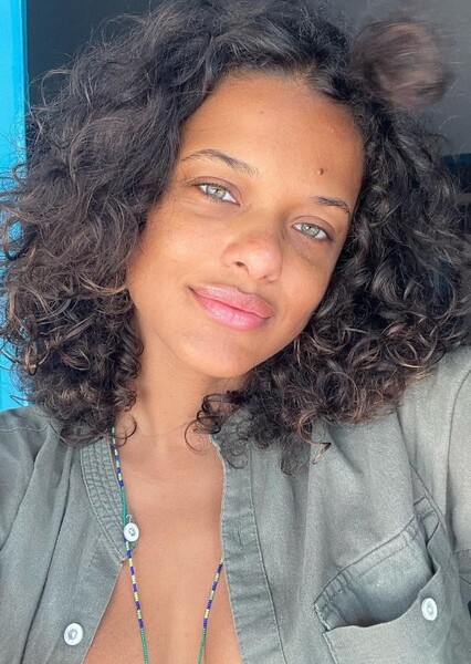 Thainá Duarte photo