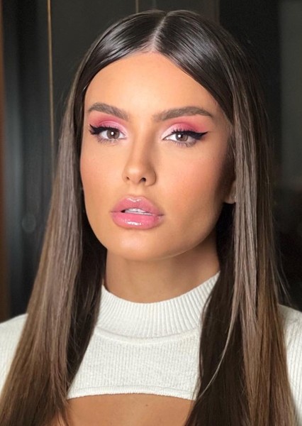 Thaís Braz photo