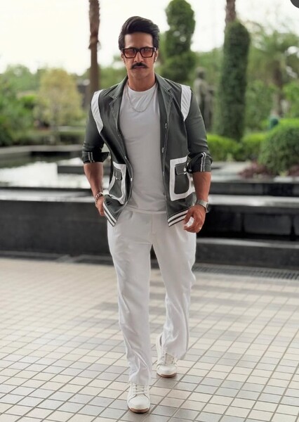 Thakur Anoop Singh photo