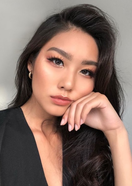 Thao Nhi Le photo