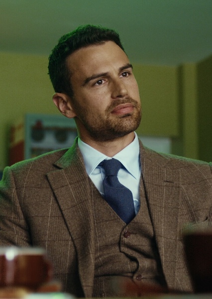 Theo James photo