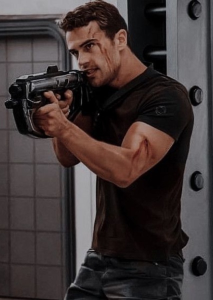 Theo James photo