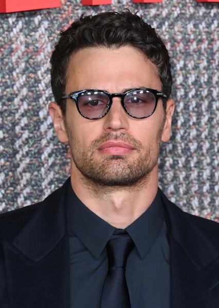 Theo James photo