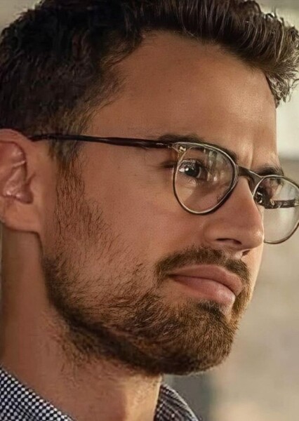 Theo James photo