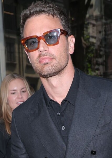 Theo James photo