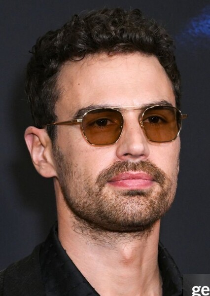Theo James photo
