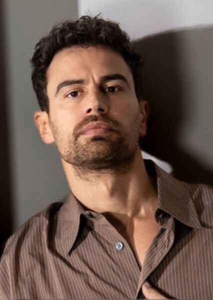 Theo James photo