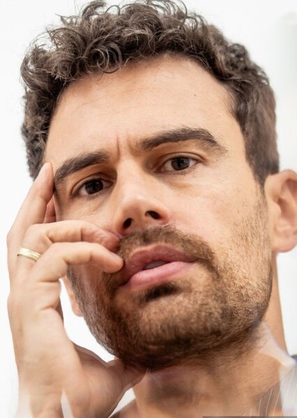 Theo James photo