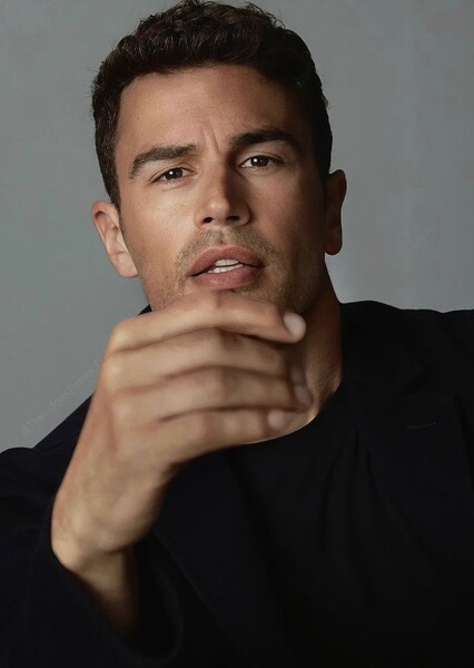 Theo James photo