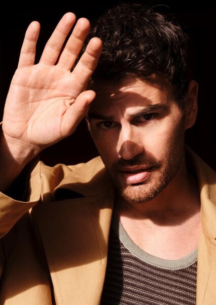 Theo James photo