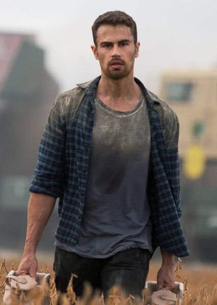 Theo James photo