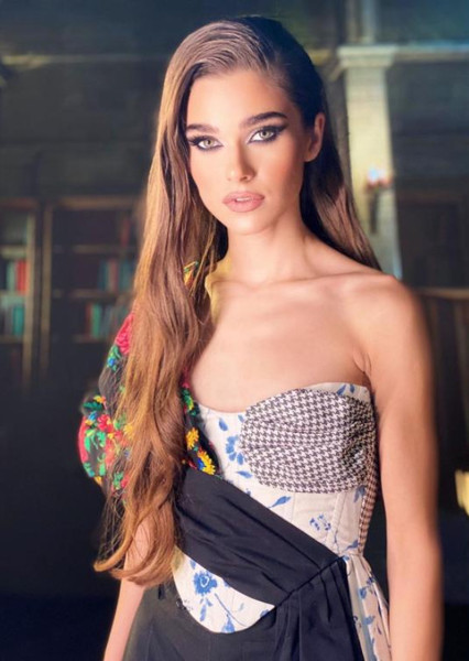 Theo Rose photo