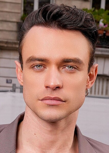 Thomas Doherty photo