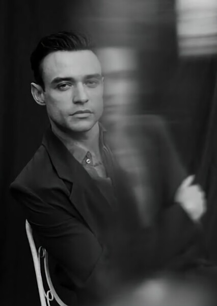 Thomas Doherty photo